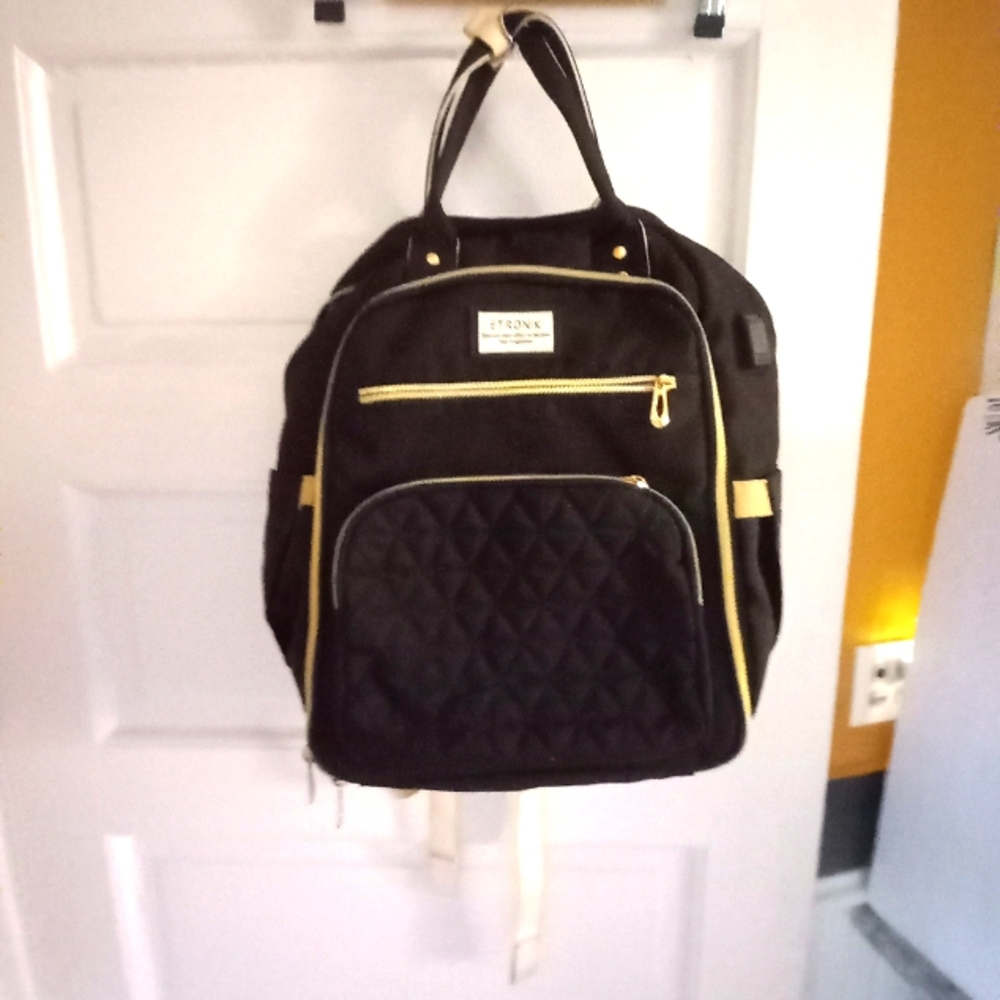 New ETRONIC Computer/messenger Bag.  UNISEX.. Black /gold Trim